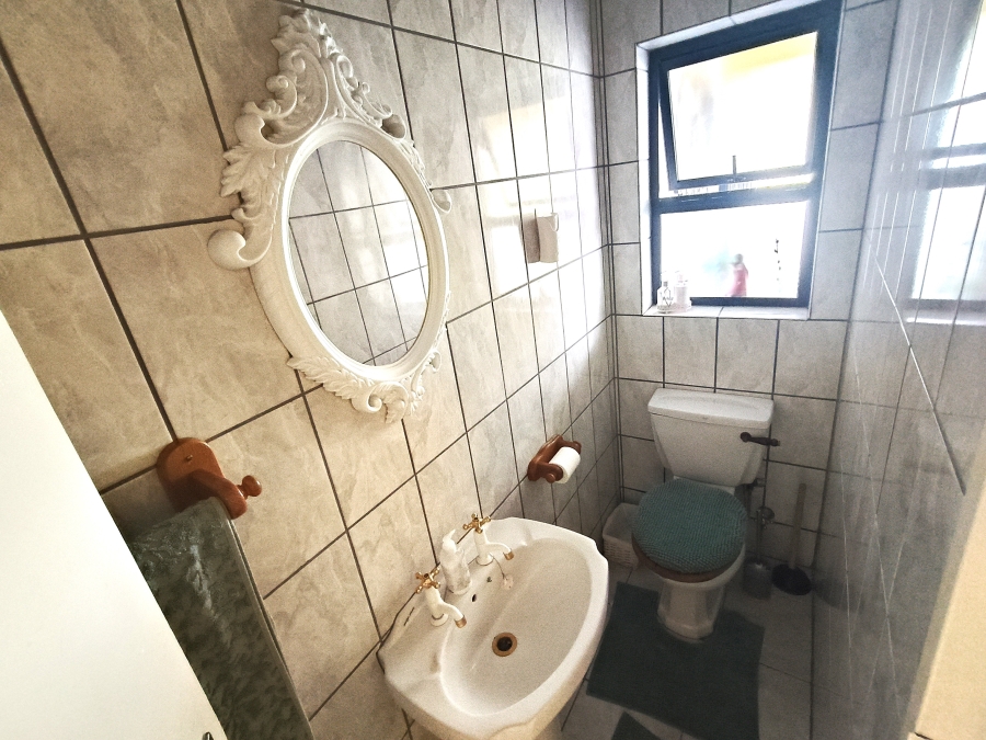 3 Bedroom Property for Sale in Mountainside Western Cape